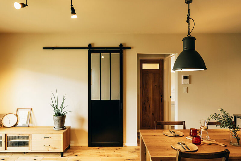 Standard Grid Design House｜1,000万円台の家づくり｜シンプルなインテリアが楽しめる空間