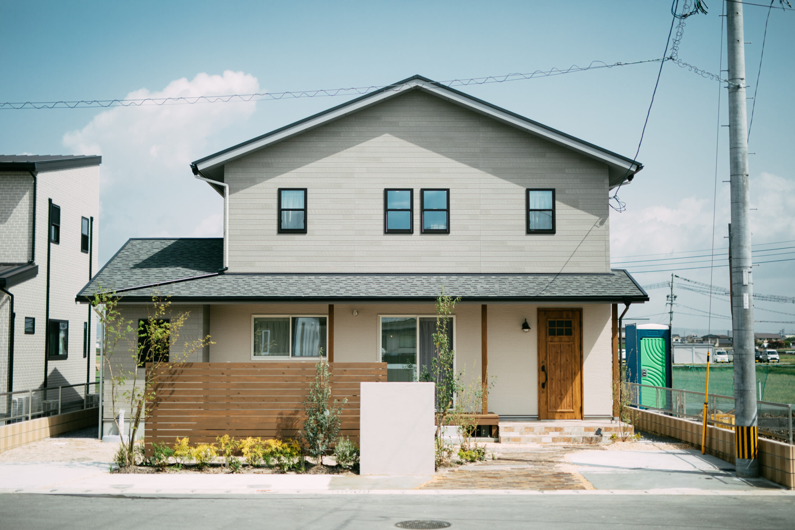 グレイッシュなニュアンスカラーでまとめたSimple Natural House