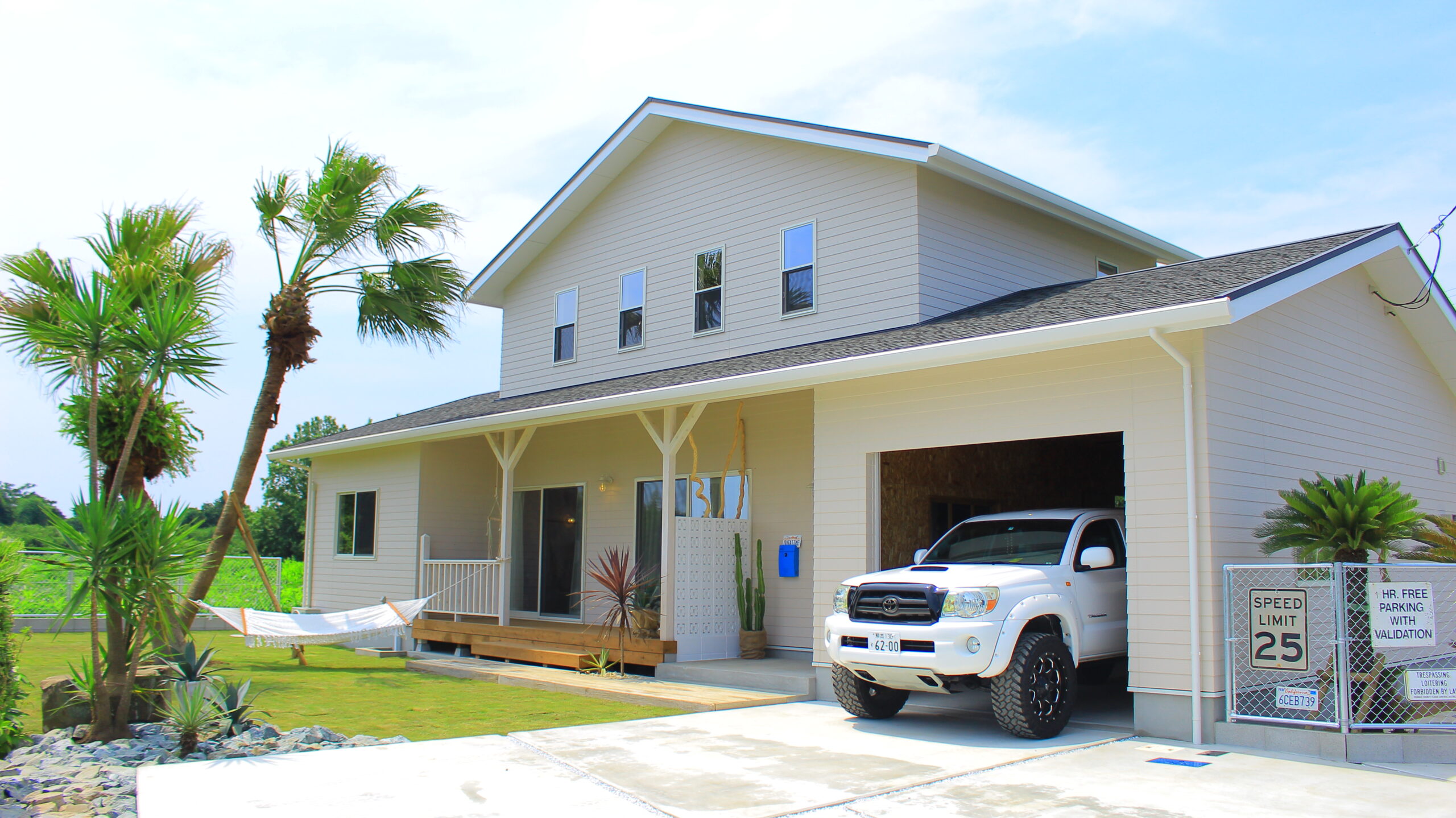 CALIFORNIA STYLE GARAGE HOUSE